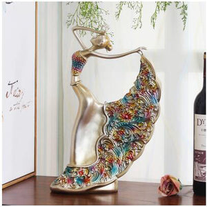 European Peacock Dance Girl Statue Figurines Livingroom Background Decoration Home Crafts Atrs Office Creative Resin Ornament