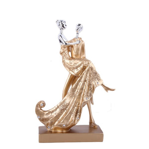 Wedding Gifts Europe Resin Couple Sculpture Statue Ornaments Desktop Crafts Home Decoration Creative Lover Figurines Miniatures